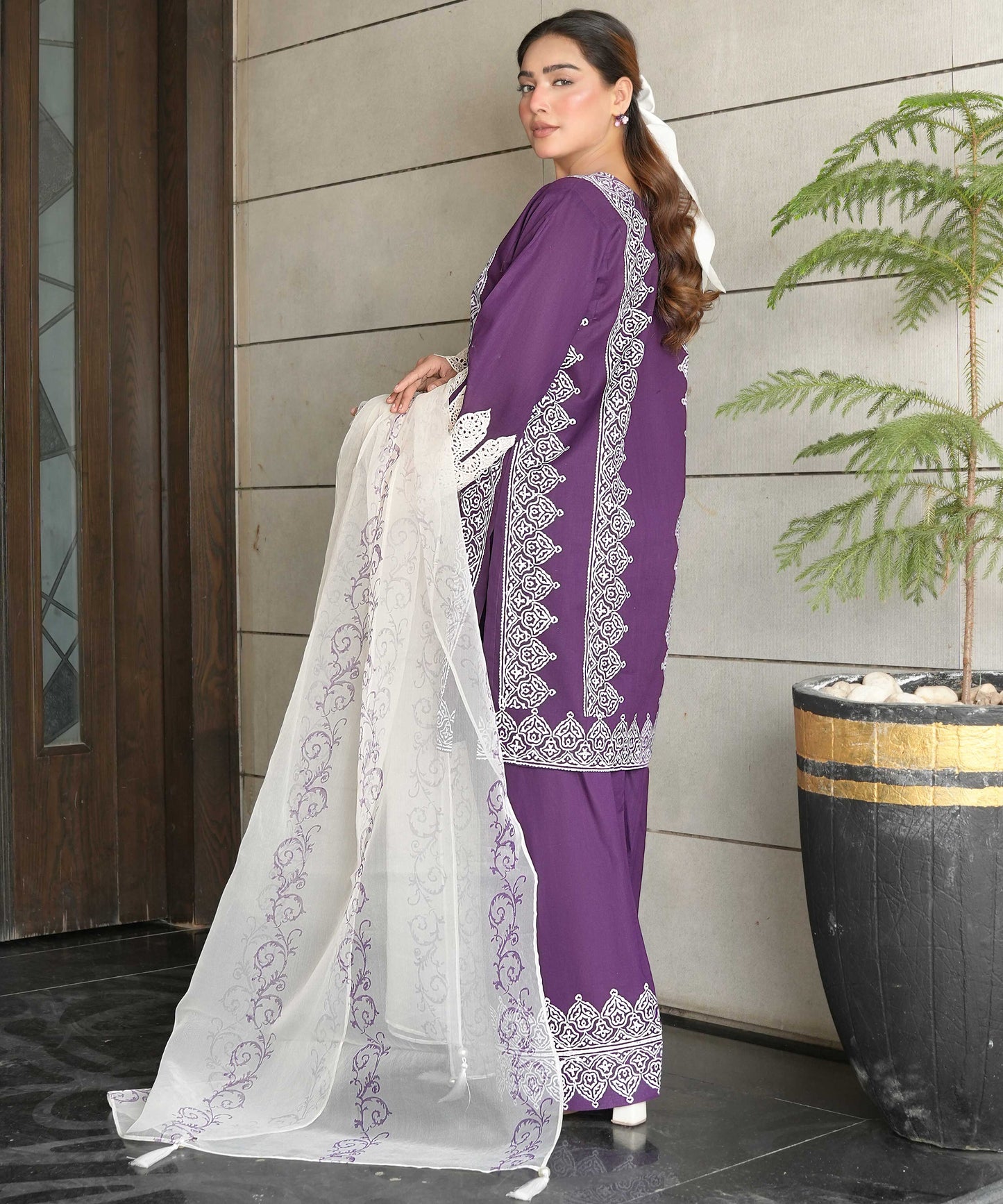 Serin (Crochet Embroidered)