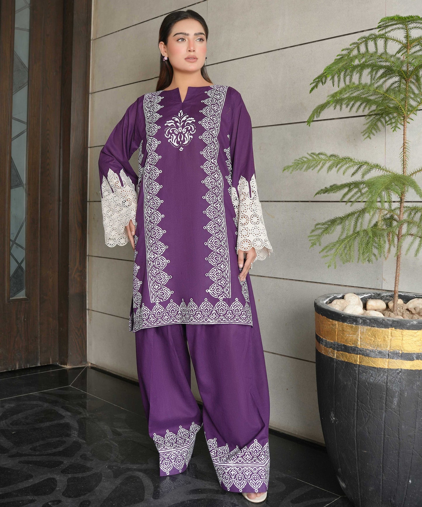 Serin (Crochet Embroidered)