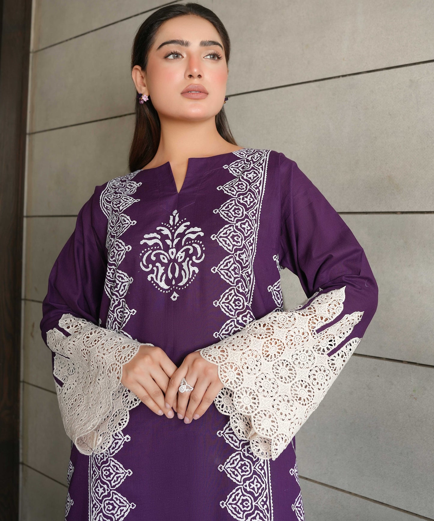 Serin (Crochet Embroidered)