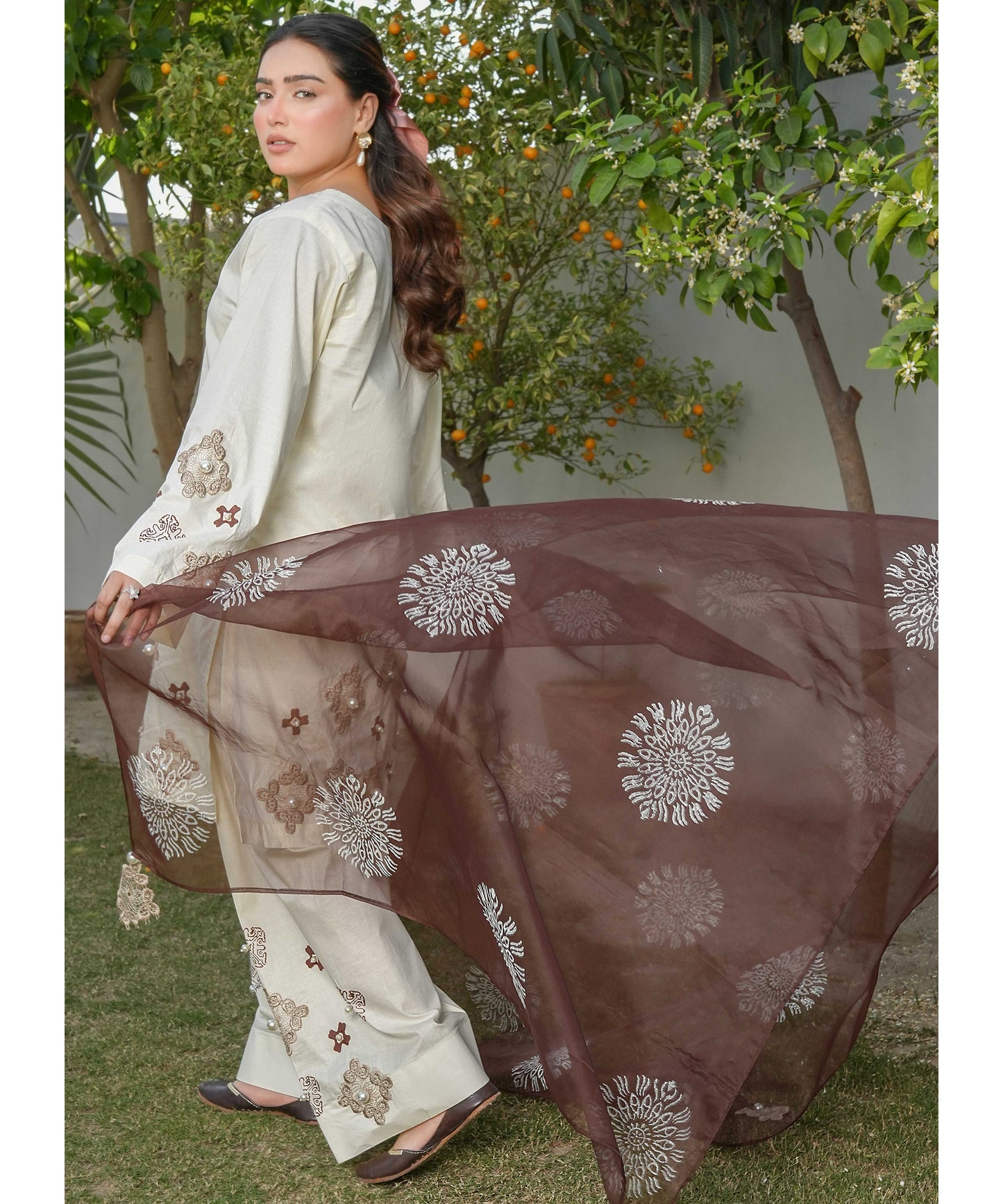Motia (Crochet Embroidered)