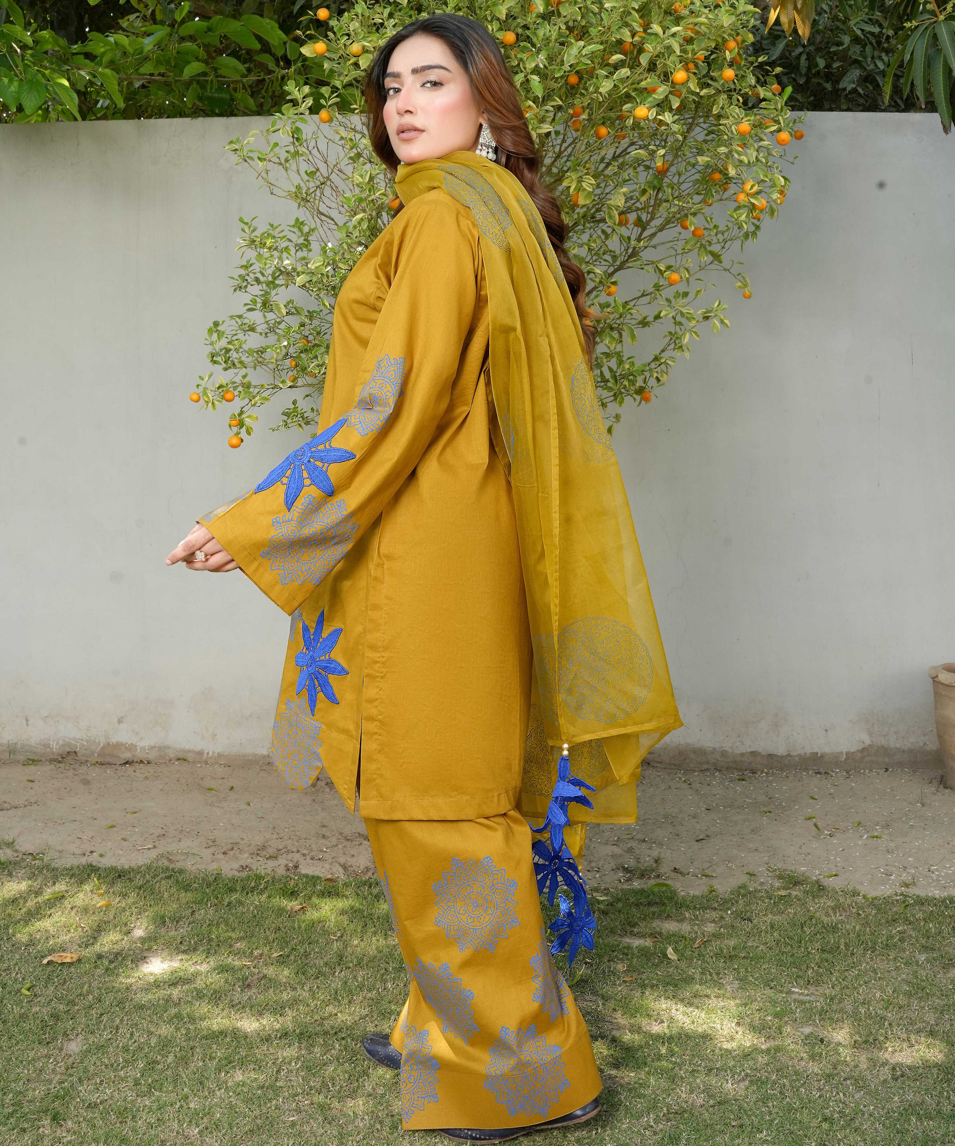 Mirage (Crochet Embroidered)