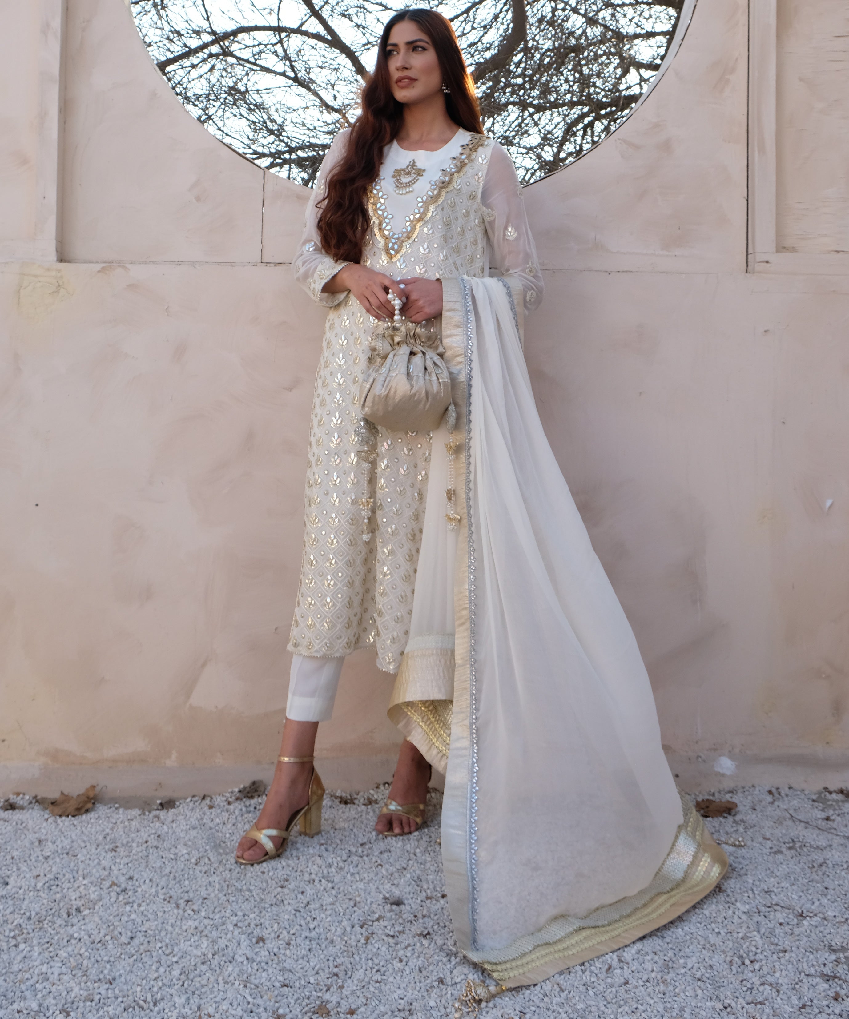 Chamak Dhamak - White
