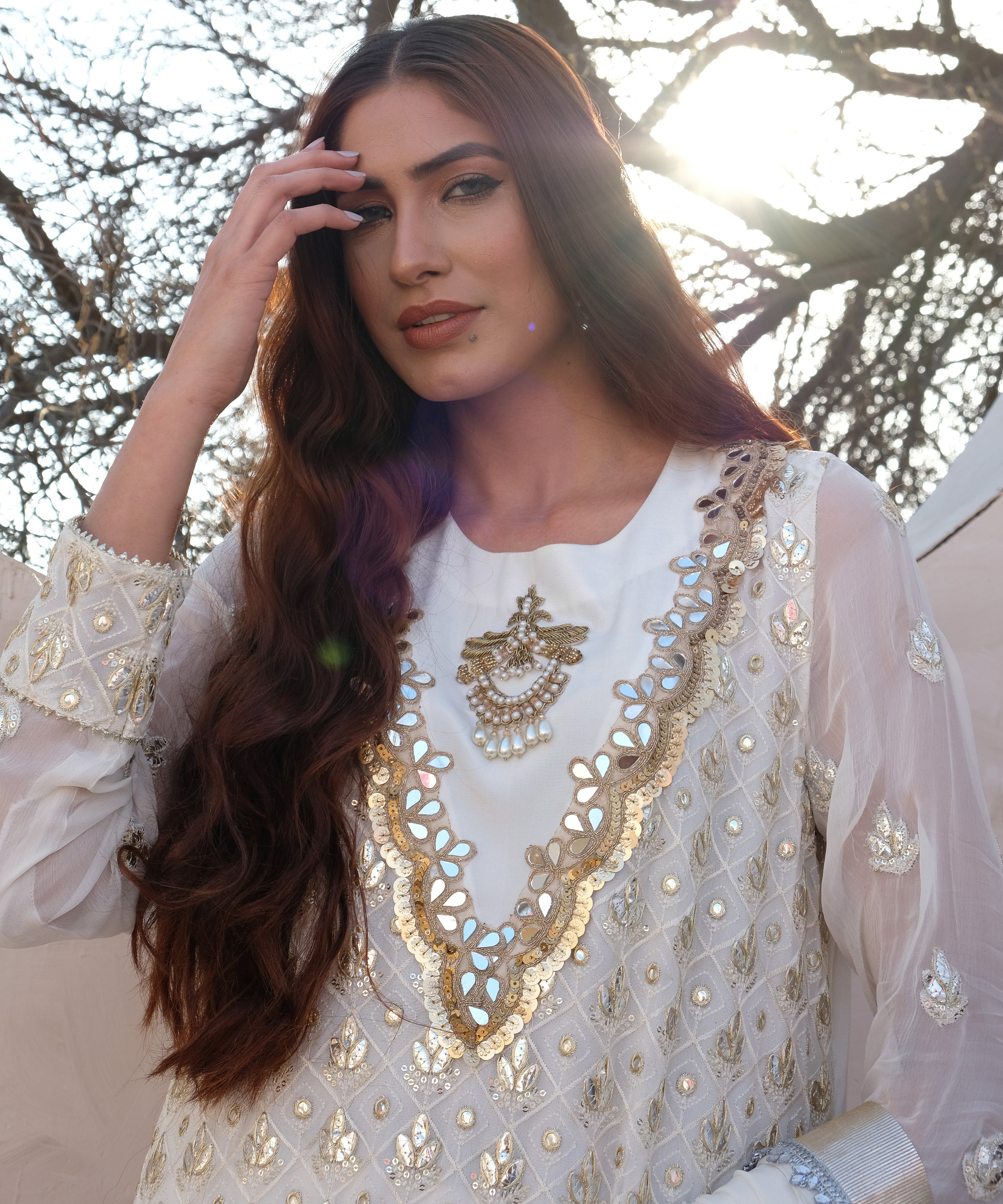 Chamak Dhamak - White