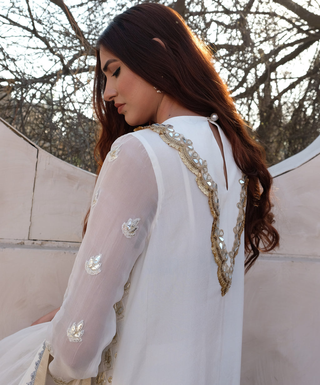 Chamak Dhamak - White