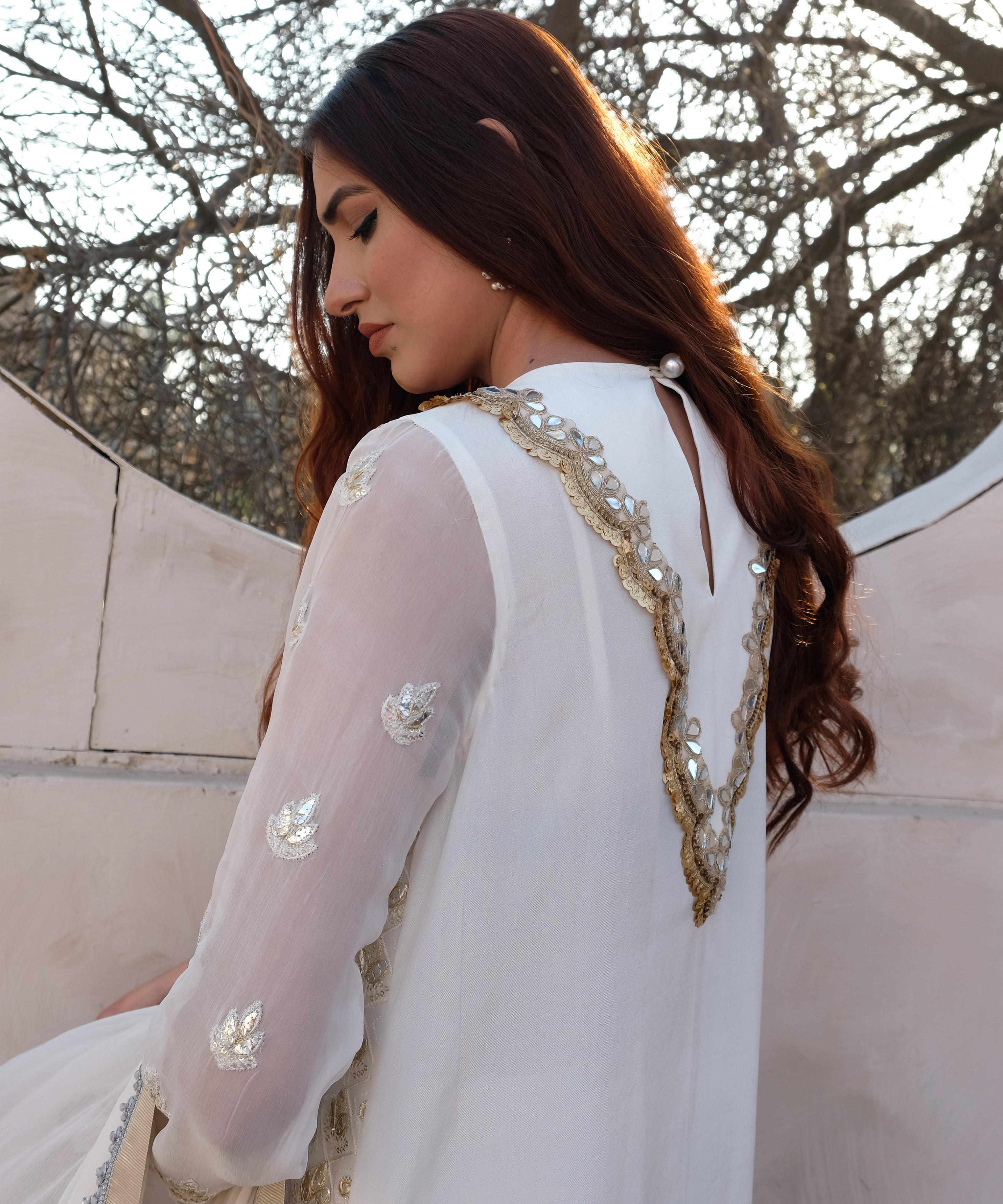 Chamak Dhamak - White