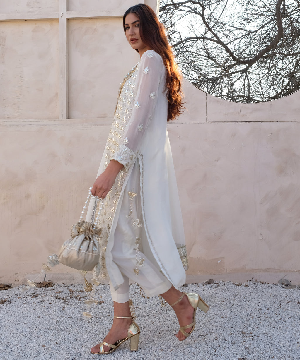 Chamak Dhamak - White