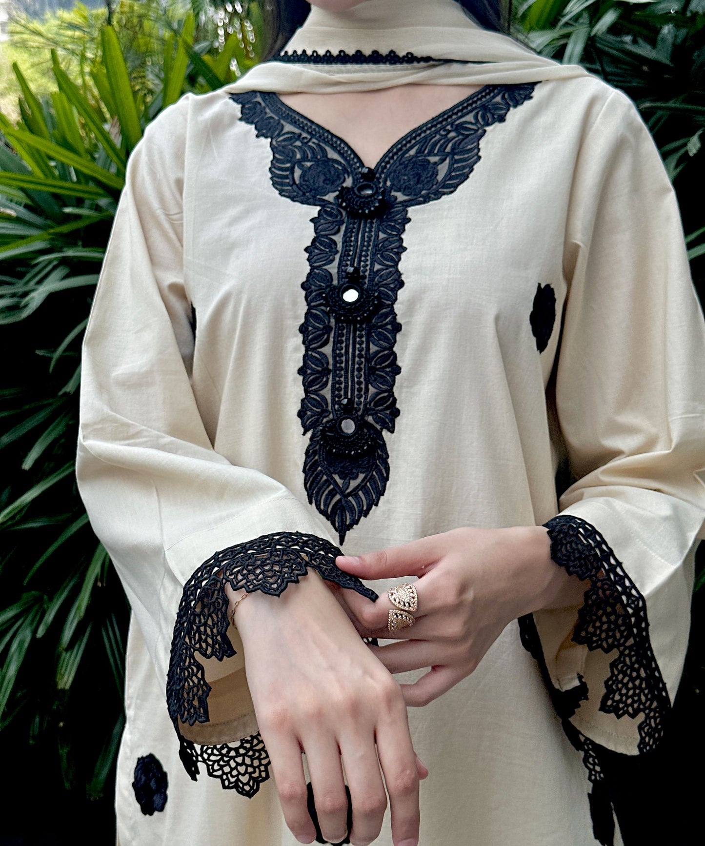 Black Rose (3pc embroidered)