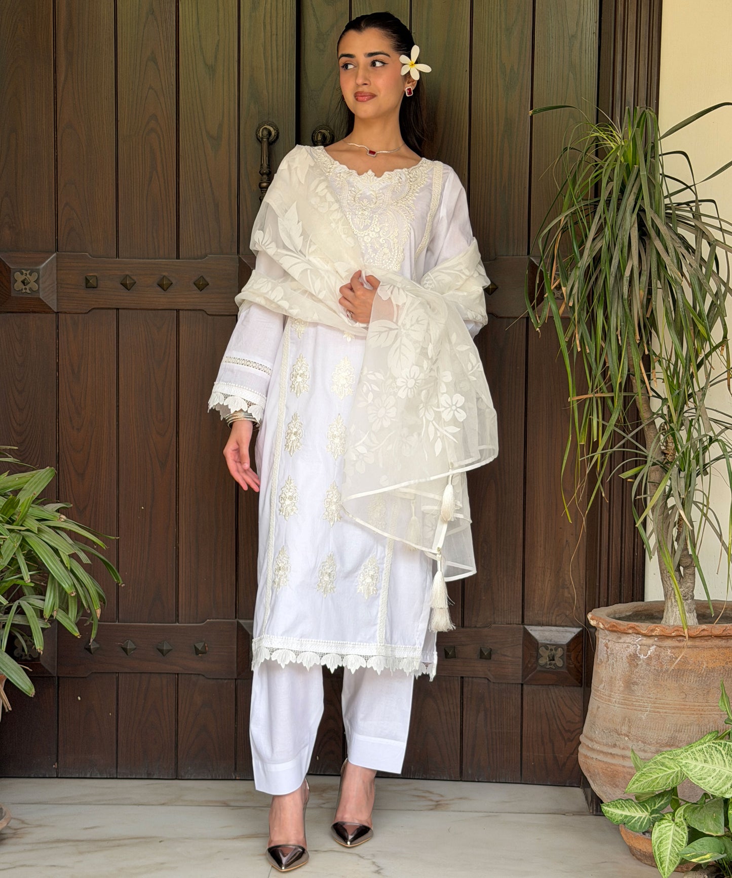 Lily (3pc embroidered)
